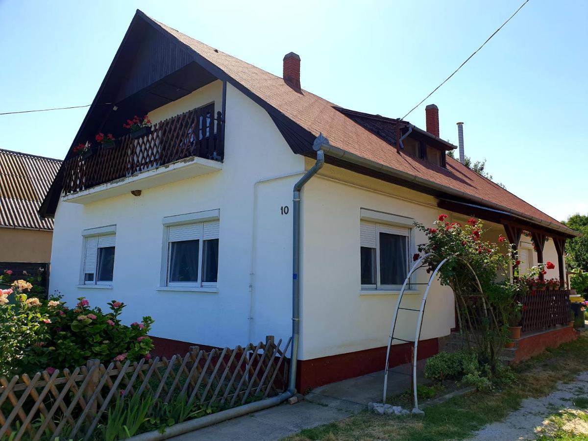 Sophie Apartment With Balcony Balatonberény Esterno foto
